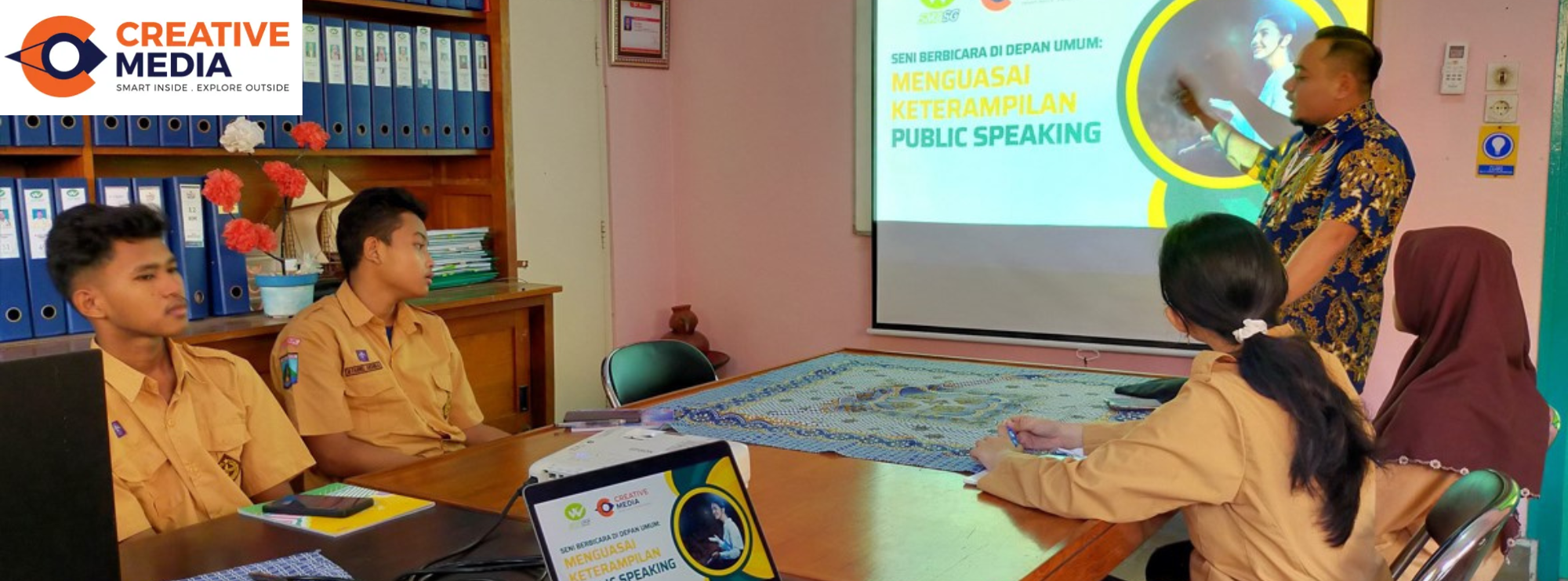 Pelatihan public speaking SMK Semen Gresik